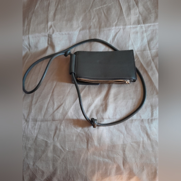 A New Day  crossbody purse. Woman's - Picture 6 of 7